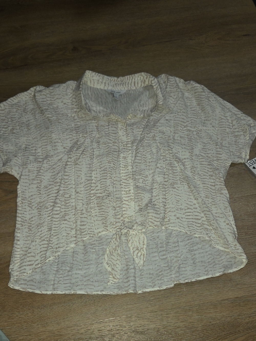 Nine West Cream Short-Sleeve Tie-Front Blouse Subtle Beige Print Cropped Front